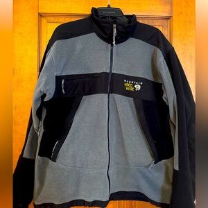 Men’s mountain hardware full zip fleece jacket with Gore wind stopper. Size XL